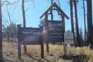 custom outdoor real estate signs